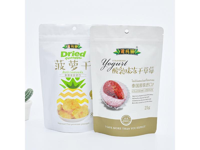 Self-supporting self-sealing dried fruit bag