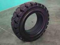 28*9-15 Solid Forklift Tyre 2