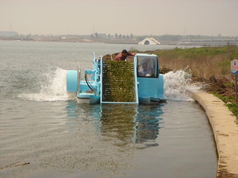 Aquatic Weed Harvester